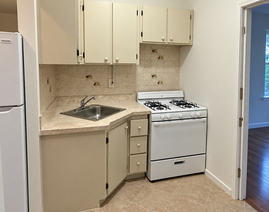 659 Bradford Street - Photo Thumbnail 2