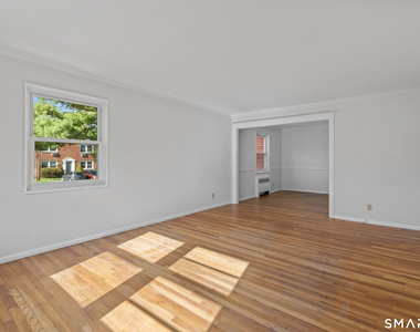 323 Hamilton Court - Photo Thumbnail 2