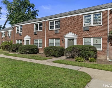323 Hamilton Court - Photo Thumbnail 20