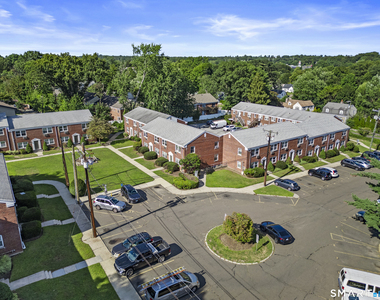 323 Hamilton Court - Photo Thumbnail 27