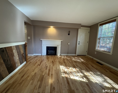 158 College Street - Photo Thumbnail 5