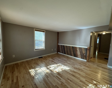 158 College Street - Photo Thumbnail 6