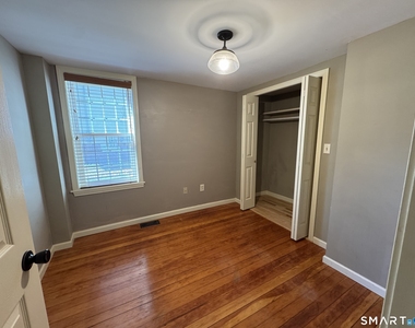 158 College Street - Photo Thumbnail 19