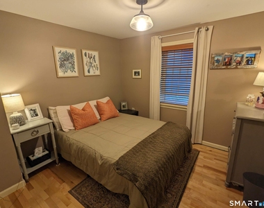 158 College Street - Photo Thumbnail 17
