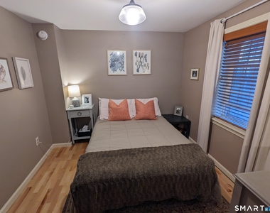 158 College Street - Photo Thumbnail 18