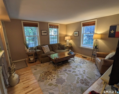 158 College Street - Photo Thumbnail 7