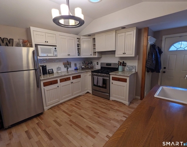 158 College Street - Photo Thumbnail 15