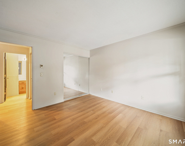 110 Wellington Drive - Photo Thumbnail 16