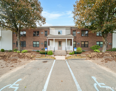 110 Wellington Drive - Photo Thumbnail 3