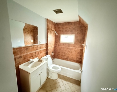 73 Vine Street - Photo Thumbnail 5