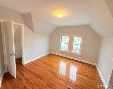 73 Vine Street - Photo Thumbnail 9