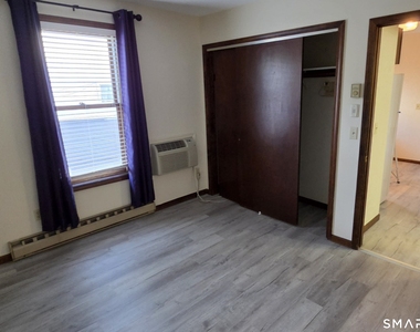 132 Greenwood Avenue - Photo Thumbnail 8