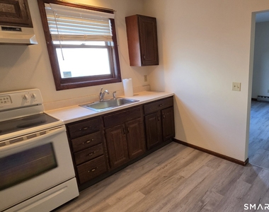 132 Greenwood Avenue - Photo Thumbnail 6