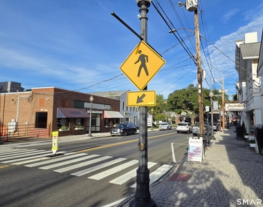 132 Greenwood Avenue - Photo Thumbnail 2