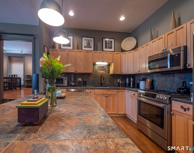 325 Lafayette Street - Photo Thumbnail 3