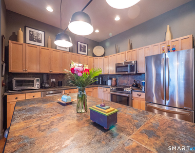 325 Lafayette Street - Photo Thumbnail 2