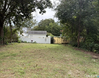429 Thompson Avenue - Photo Thumbnail 12