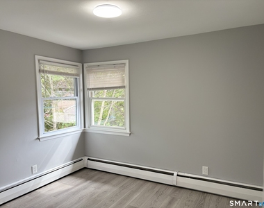 429 Thompson Avenue - Photo Thumbnail 2