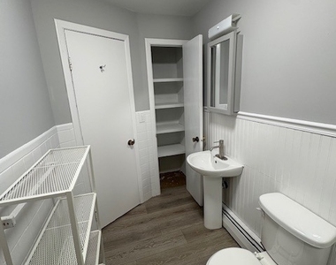 429 Thompson Avenue - Photo Thumbnail 10