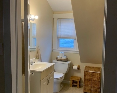 37 Maplewood Avenue - Photo Thumbnail 9