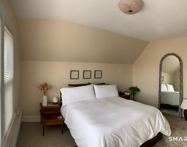 37 Maplewood Avenue - Photo Thumbnail 6