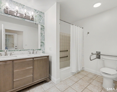 863-865 Brewster Street - Photo Thumbnail 7