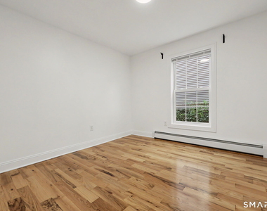 863-865 Brewster Street - Photo Thumbnail 9