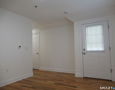 863-865 Brewster Street - Photo Thumbnail 6