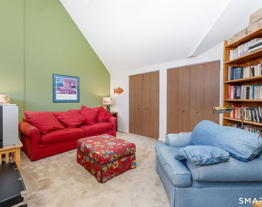 181 Loomis Drive - Photo Thumbnail 8
