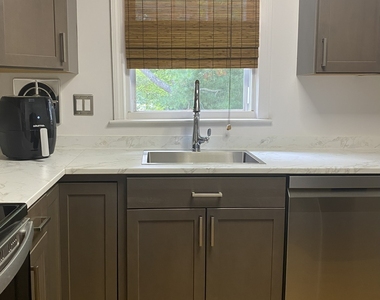 6 Grandview Drive - Photo Thumbnail 5