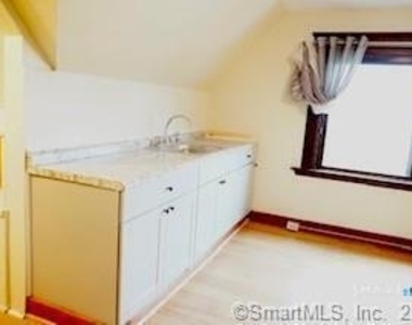 33 Center Street - Photo Thumbnail 2
