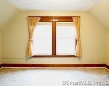33 Center Street - Photo Thumbnail 7