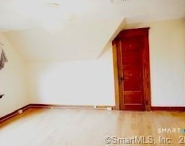 33 Center Street - Photo Thumbnail 6