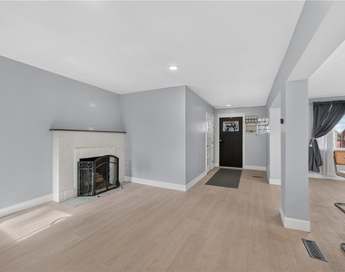 1542 Hawthorne St - Photo Thumbnail 15