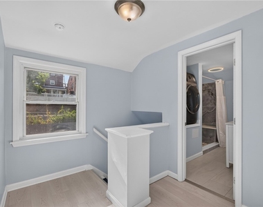 1542 Hawthorne St - Photo Thumbnail 17