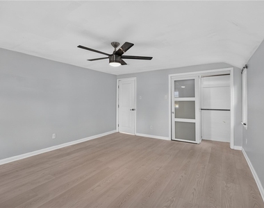 1542 Hawthorne St - Photo Thumbnail 22