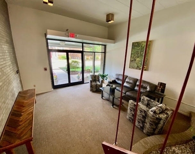 53 Academy Avenue - Photo Thumbnail 2