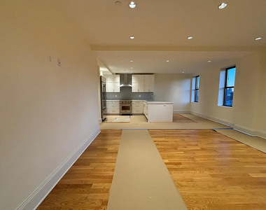 West 81st Street - Photo Thumbnail 6