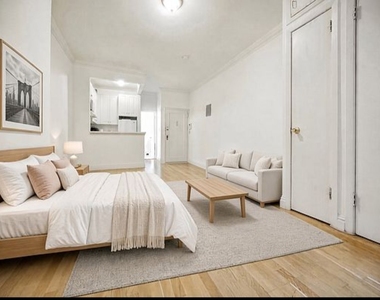 417 West 52nd Street - Photo Thumbnail 2