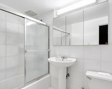417 West 52nd Street - Photo Thumbnail 4