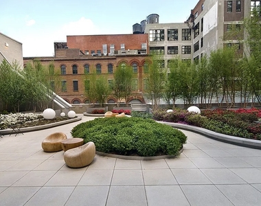 10th Ave & West 37th St  - Photo Thumbnail 1
