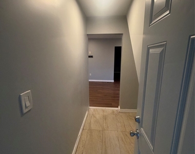 4 Thorp Street - Photo Thumbnail 12