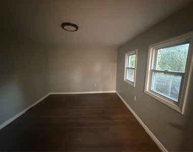 4 Thorp Street - Photo Thumbnail 5