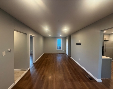 4 Thorp Street - Photo Thumbnail 11