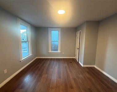 4 Thorp Street - Photo Thumbnail 10