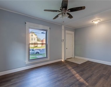 863 W Main Street - Photo Thumbnail 9