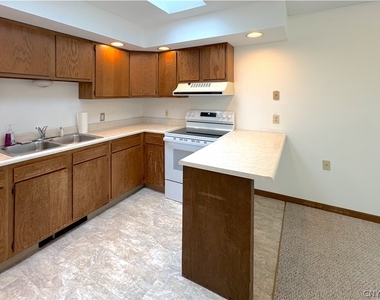 55 White Street - Photo Thumbnail 17
