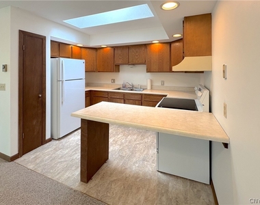 55 White Street - Photo Thumbnail 14
