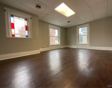 609 State Street - Photo Thumbnail 9