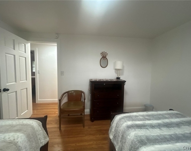 4 Center Terrace - Photo Thumbnail 14